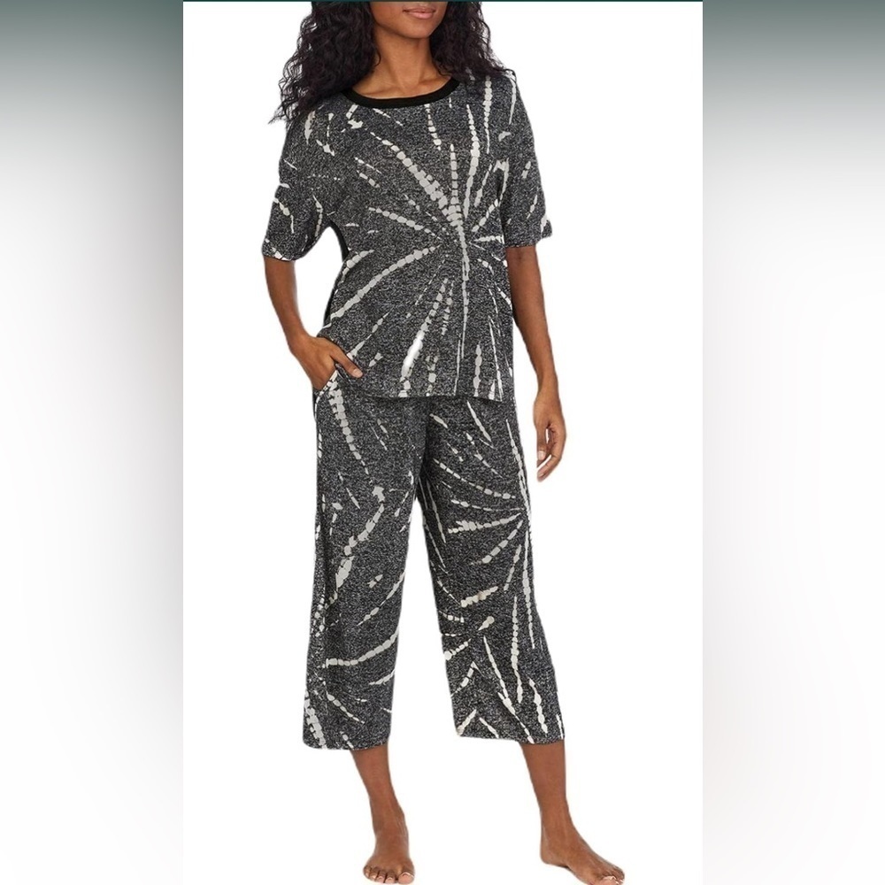 DKNY~NWT~Soft Stretch Sweater Knit Two-Piece Pajama Set~Side Seam Pockets~Size S